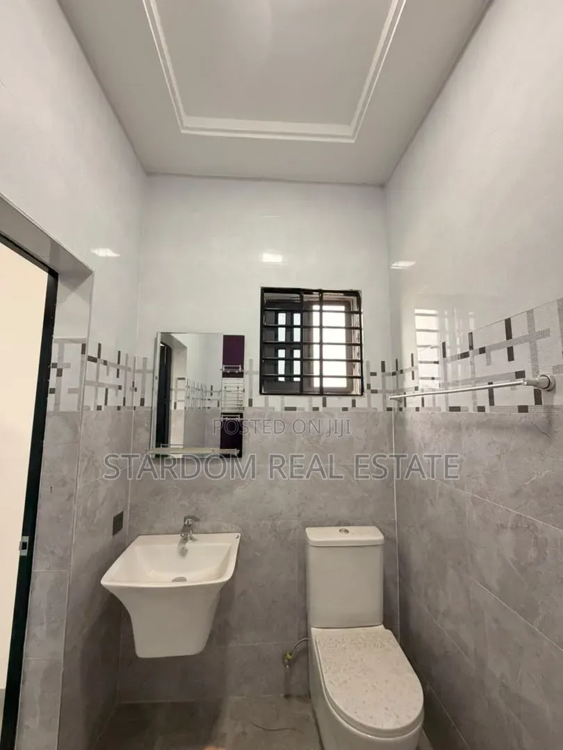 2bdrm Apartment in Ashaley Botwe, Nmai-Dzorn for rent