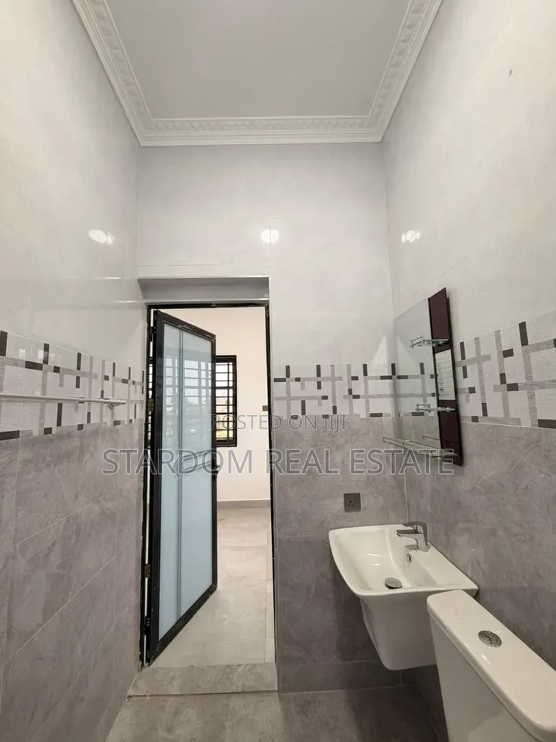 2bdrm Apartment in Ashaley Botwe, Nmai-Dzorn for rent