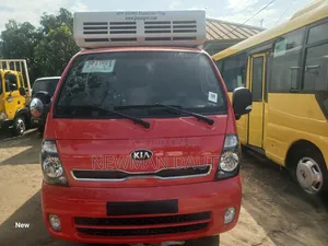 Truck Bongo Fridge Red 2020