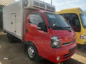 Truck Bongo Fridge Red 2020