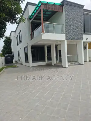 4bdrm House in Achimota, The Mall for sale