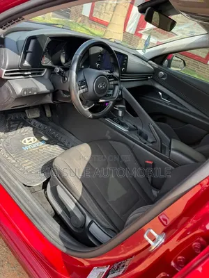 Hyundai Elantra SE 2021 Red