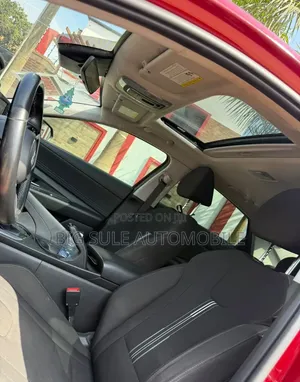 Hyundai Elantra SE 2021 Red