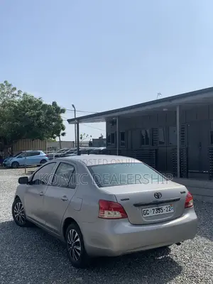 Toyota Yaris 2010 Gray