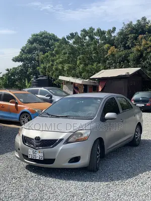 Toyota Yaris 2010 Gray