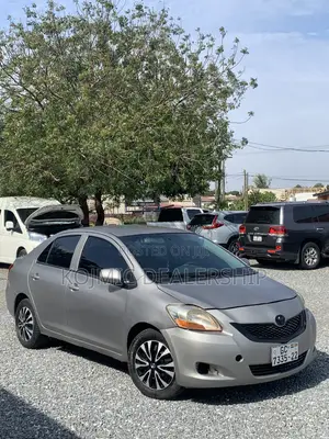 Toyota Yaris 2010 Gray