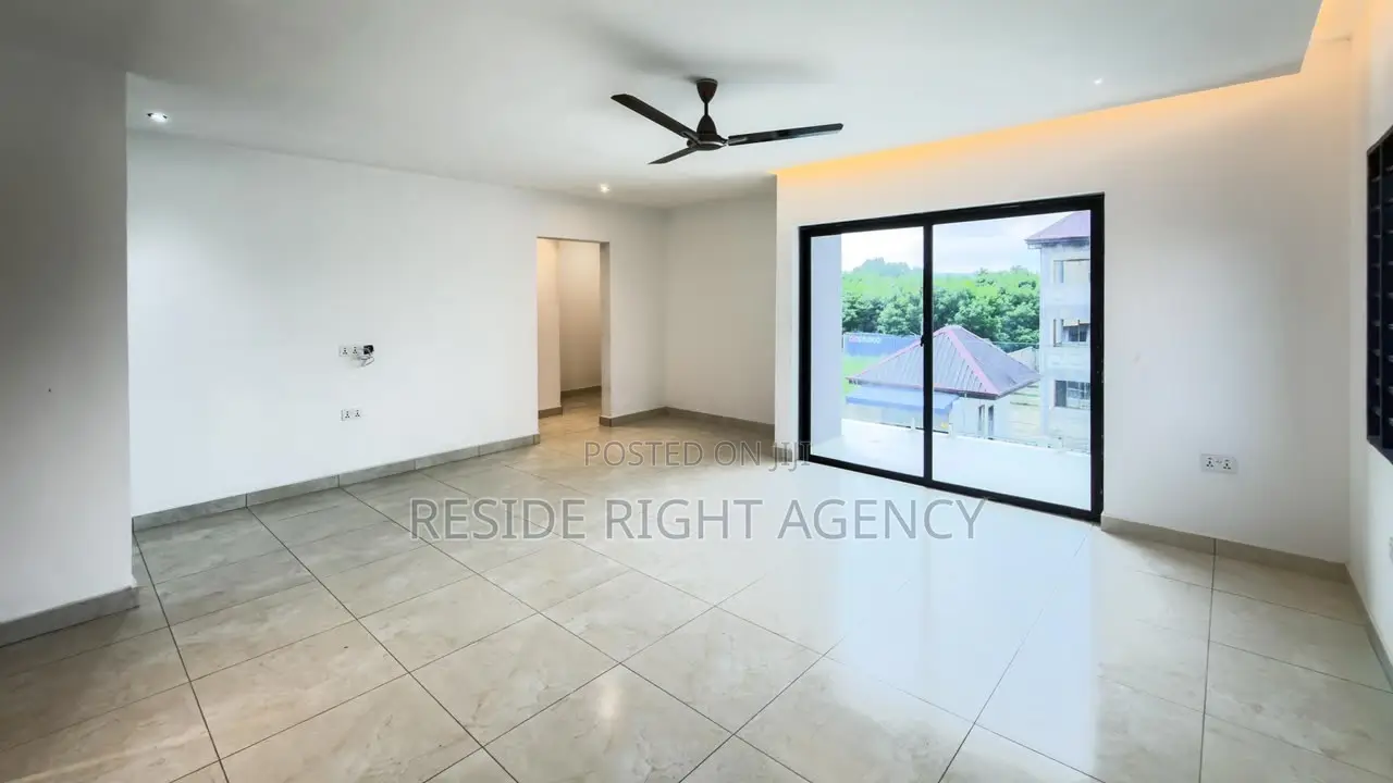 4bdrm House in Resideright, Oyarifa for sale