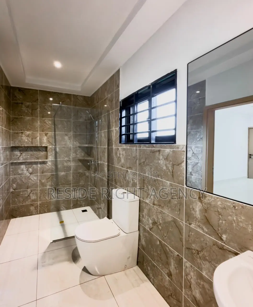 4bdrm House in Resideright, Oyarifa for sale