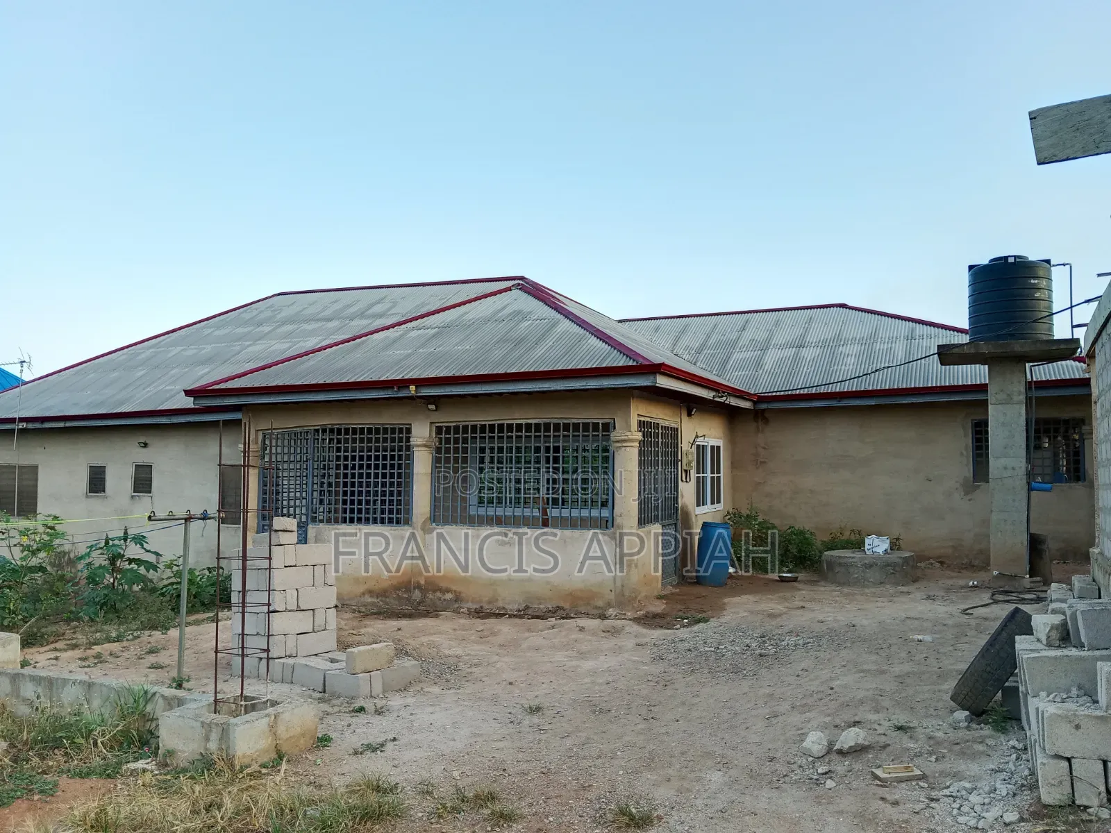 4bdrm House in Owner, Nsawam Adoagyiri Municipal for sale