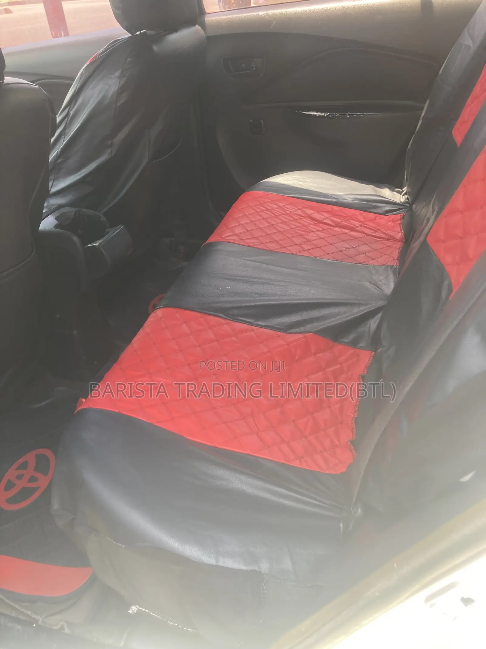 Toyota Yaris Base Sedan 4dr 2010 White