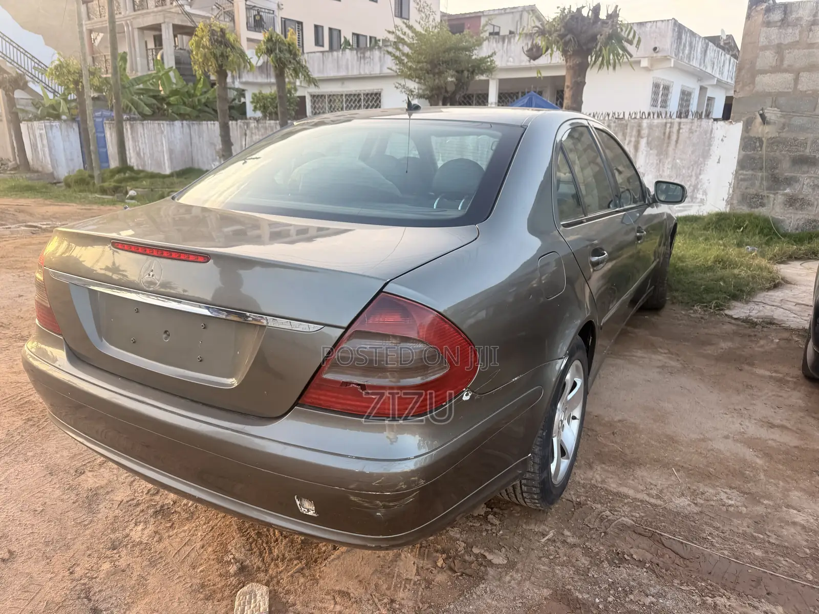 Mercedes-Benz E250 2009 Gray