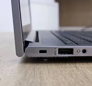 New Laptop HP ZBook Firefly G8 16GB Intel Core i7 SSD 512GB