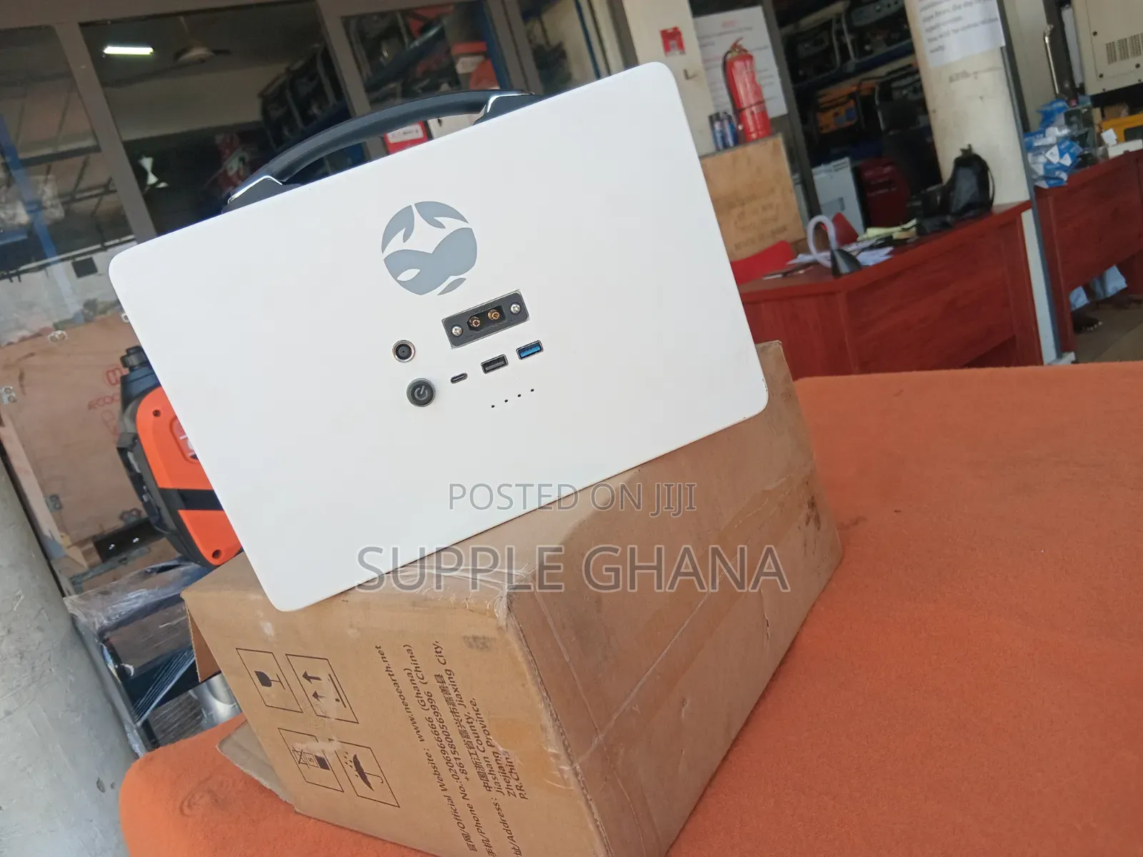 NEO EARTH Power Station Inverter Compact Design With Easy Carry Handle