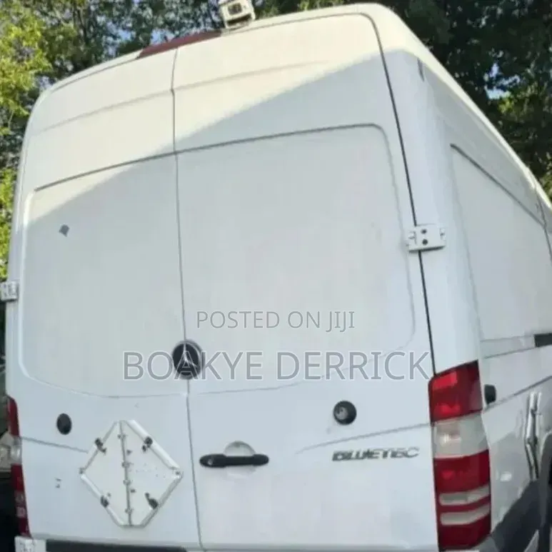 2011 Mercedes Sprinter Van Front and Back Axle