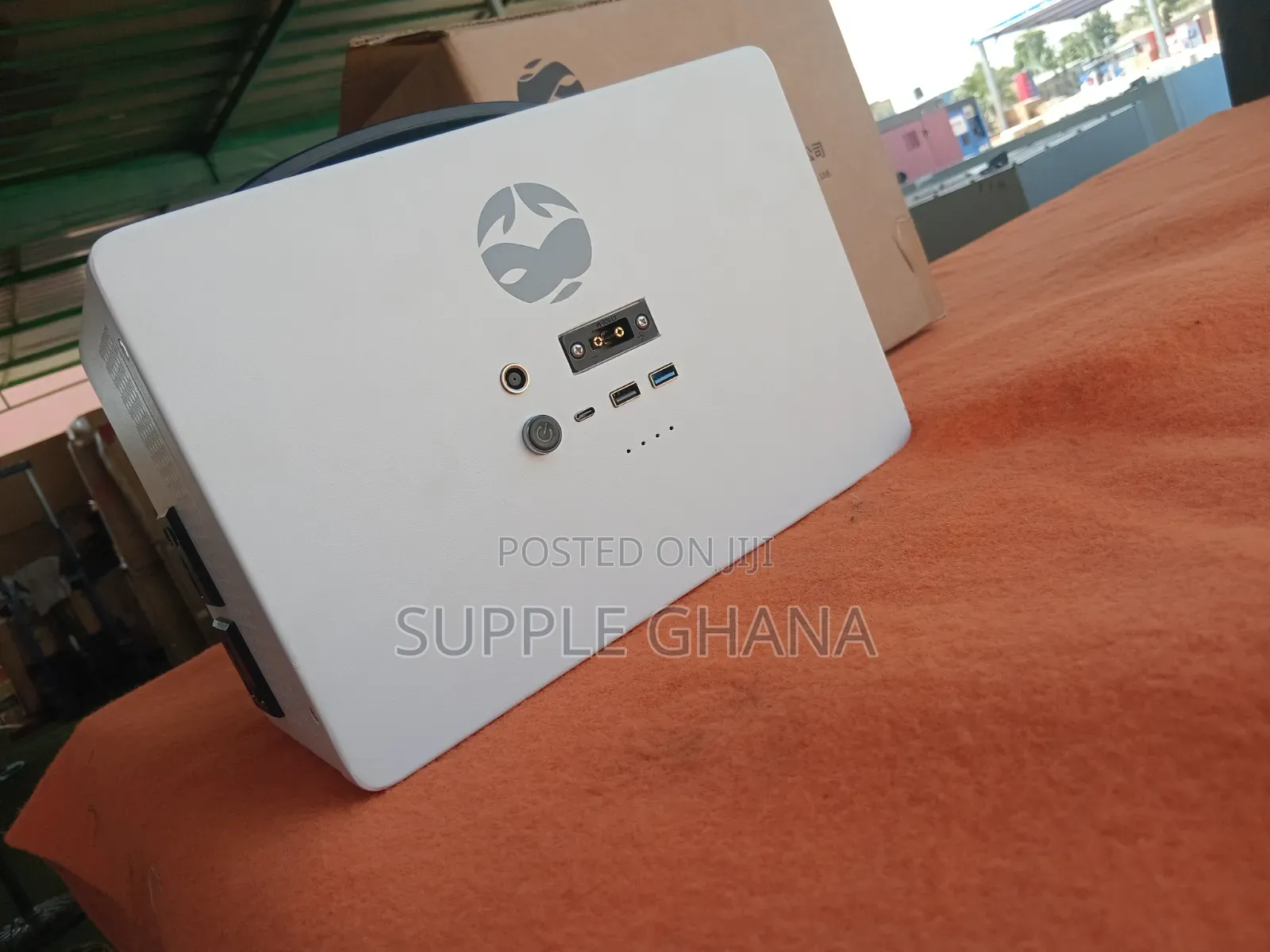 NEO EARTH Premium Portable Power Supply – Modern and Reliable Design