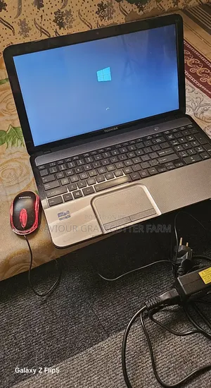 Laptop Toshiba A40 8GB Intel Core i7 HDD 500GB