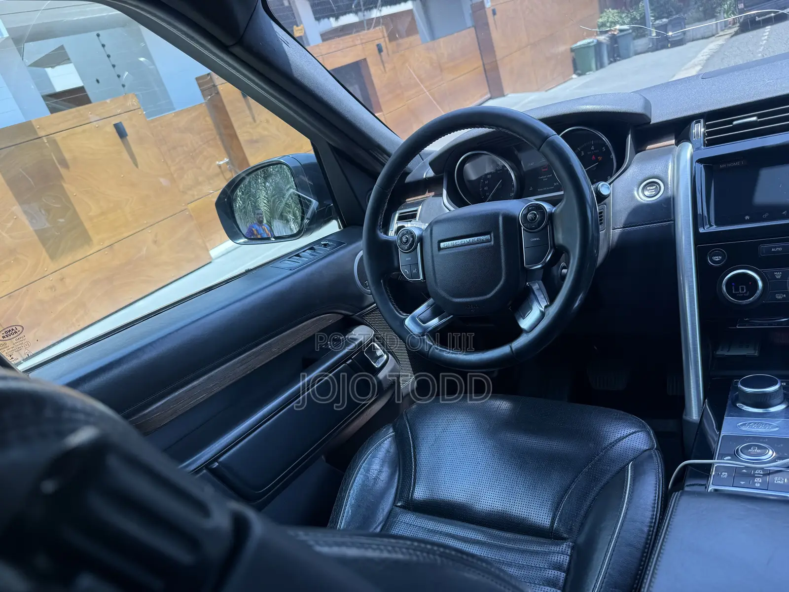Land Rover Discovery HSE LUXURY 4x4 2018 Black