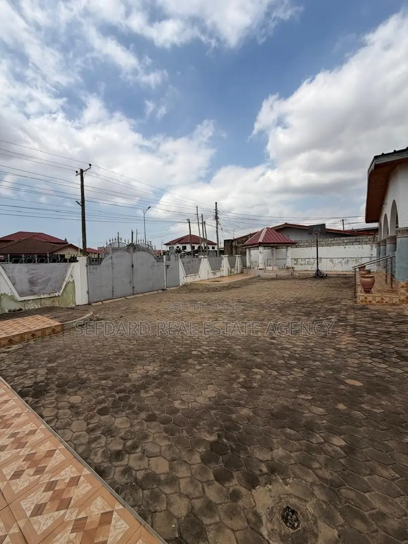 4bdrm House in Sefdard Properties, Spintex for sale