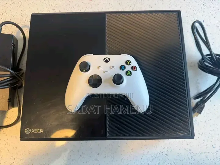 Xbox One With Wireless Controller