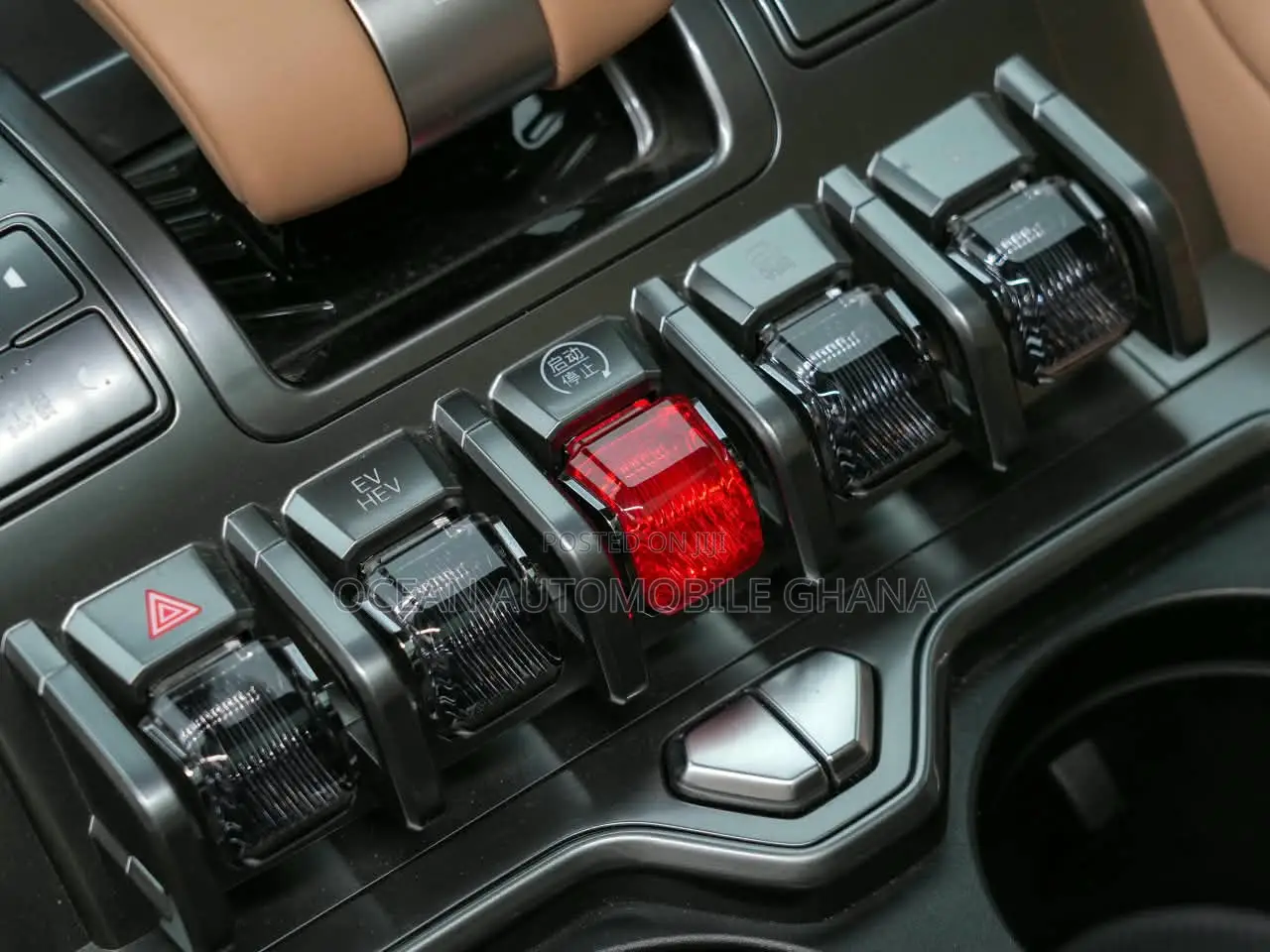 New BYD Leopard 8 2.0 Hybrid AWD 2025 Silver