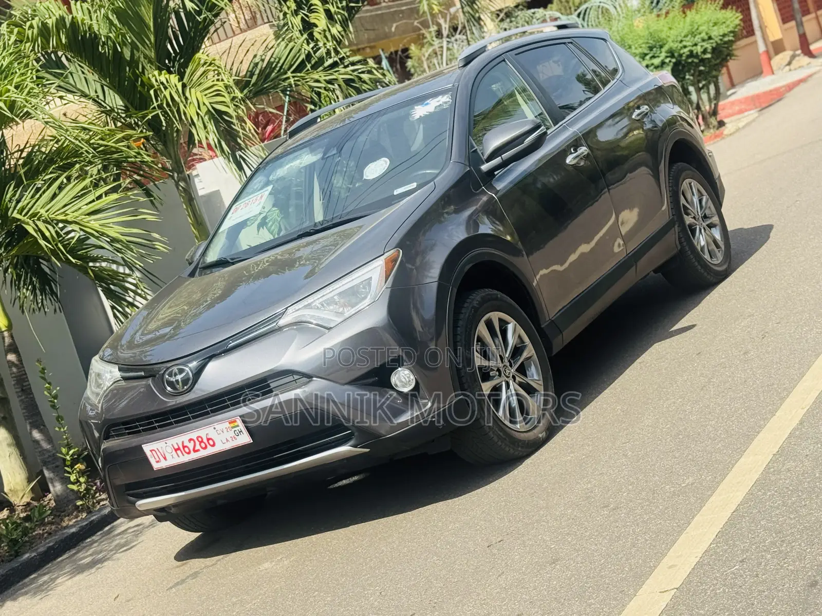 Toyota RAV4 Limited 4dr SUV AWD (2.5L 4cyl 6A) 2018 Gray