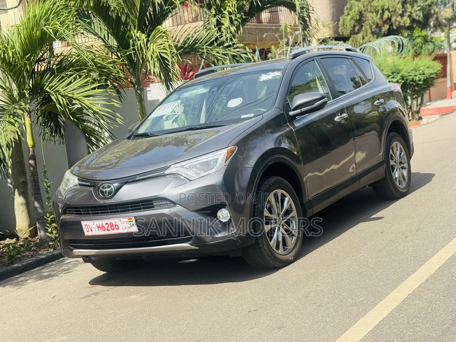 Toyota RAV4 Limited 4dr SUV AWD (2.5L 4cyl 6A) 2018 Gray