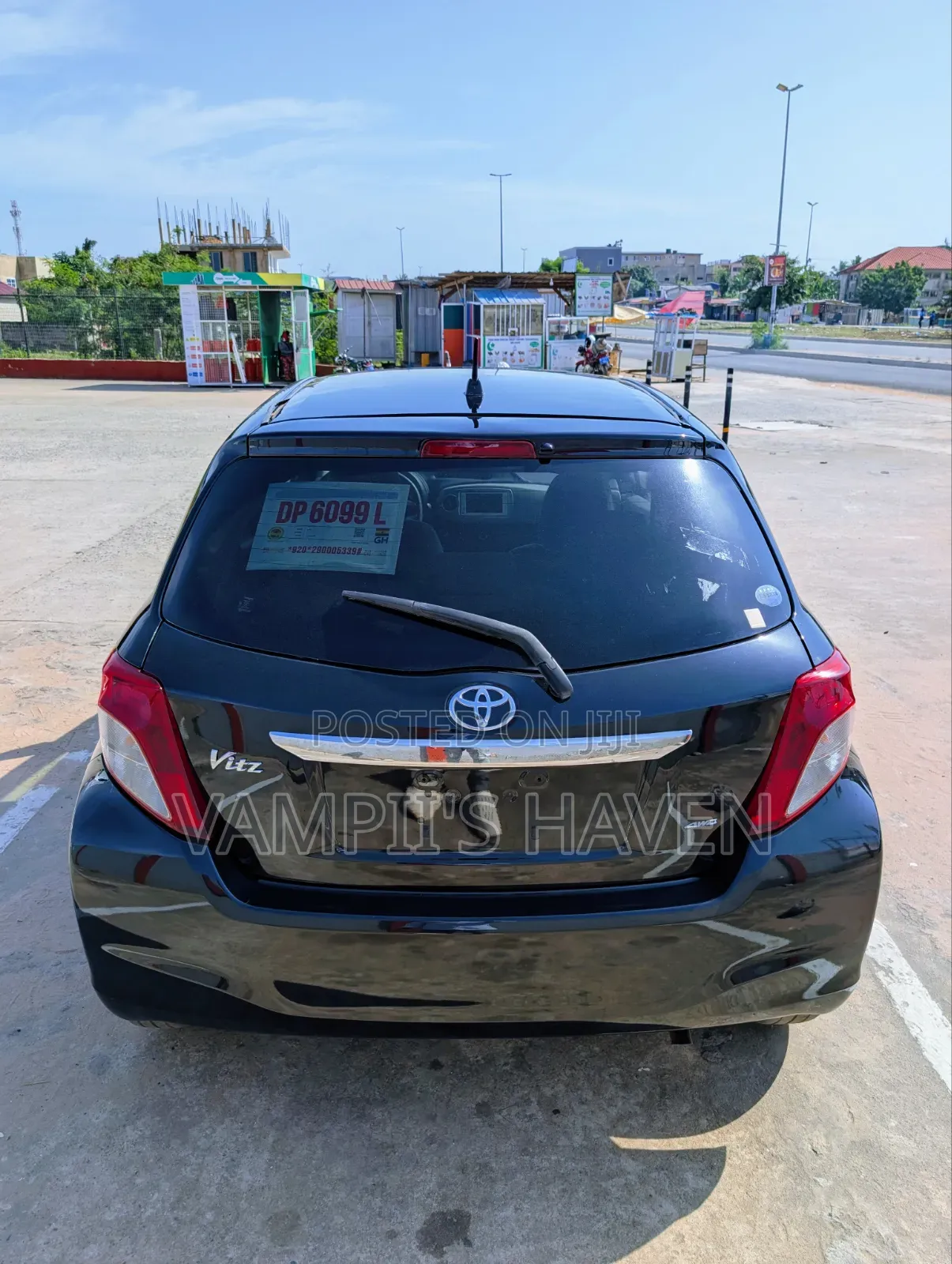 Toyota Vitz 1.3 FWD 3dr 2013 Black