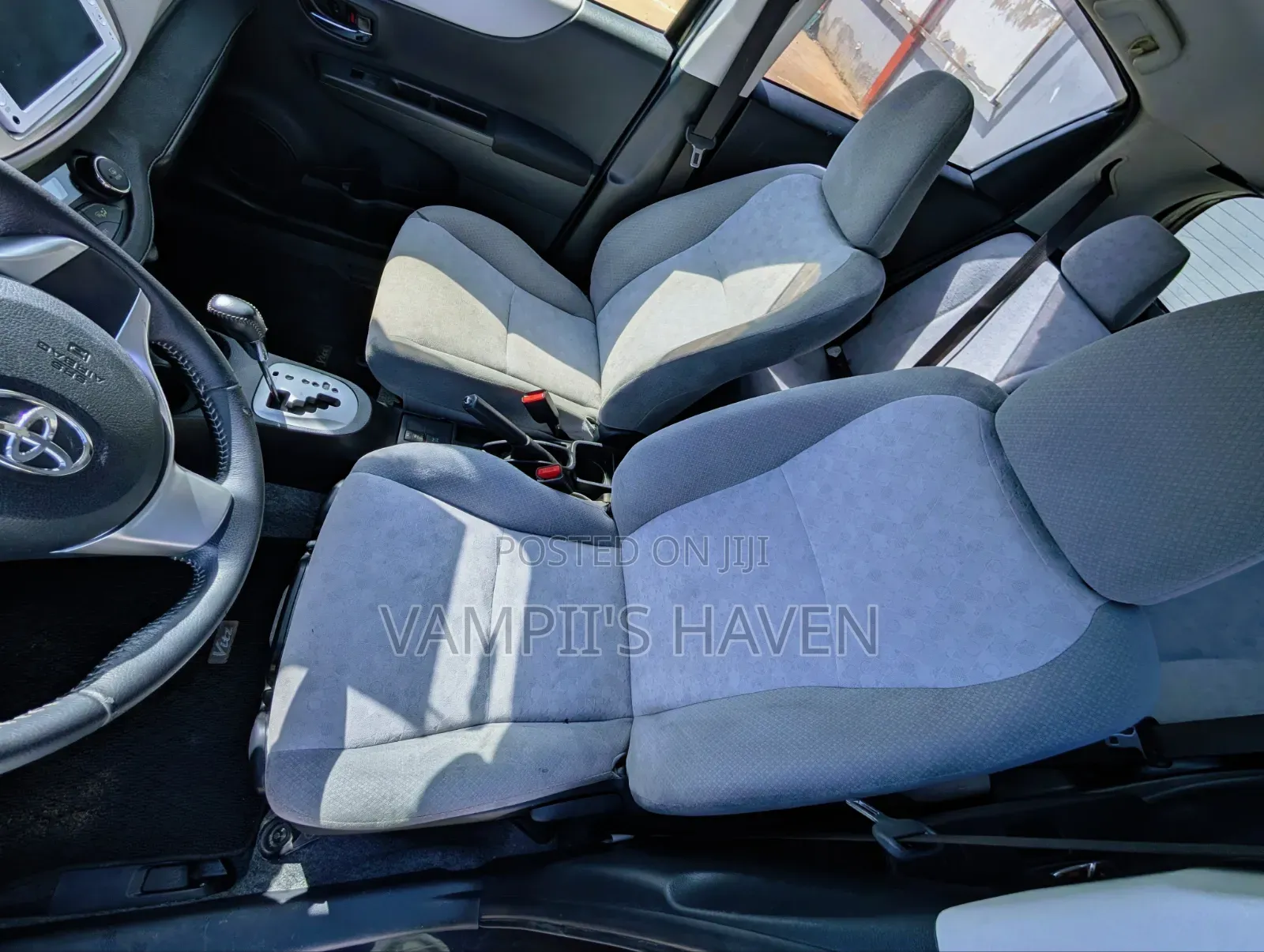 Toyota Vitz 1.3 FWD 3dr 2013 Black
