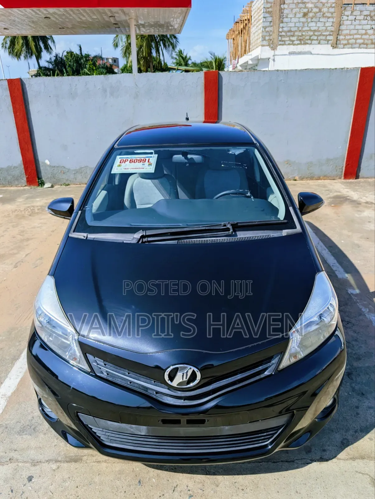 Toyota Vitz 1.3 FWD 3dr 2013 Black