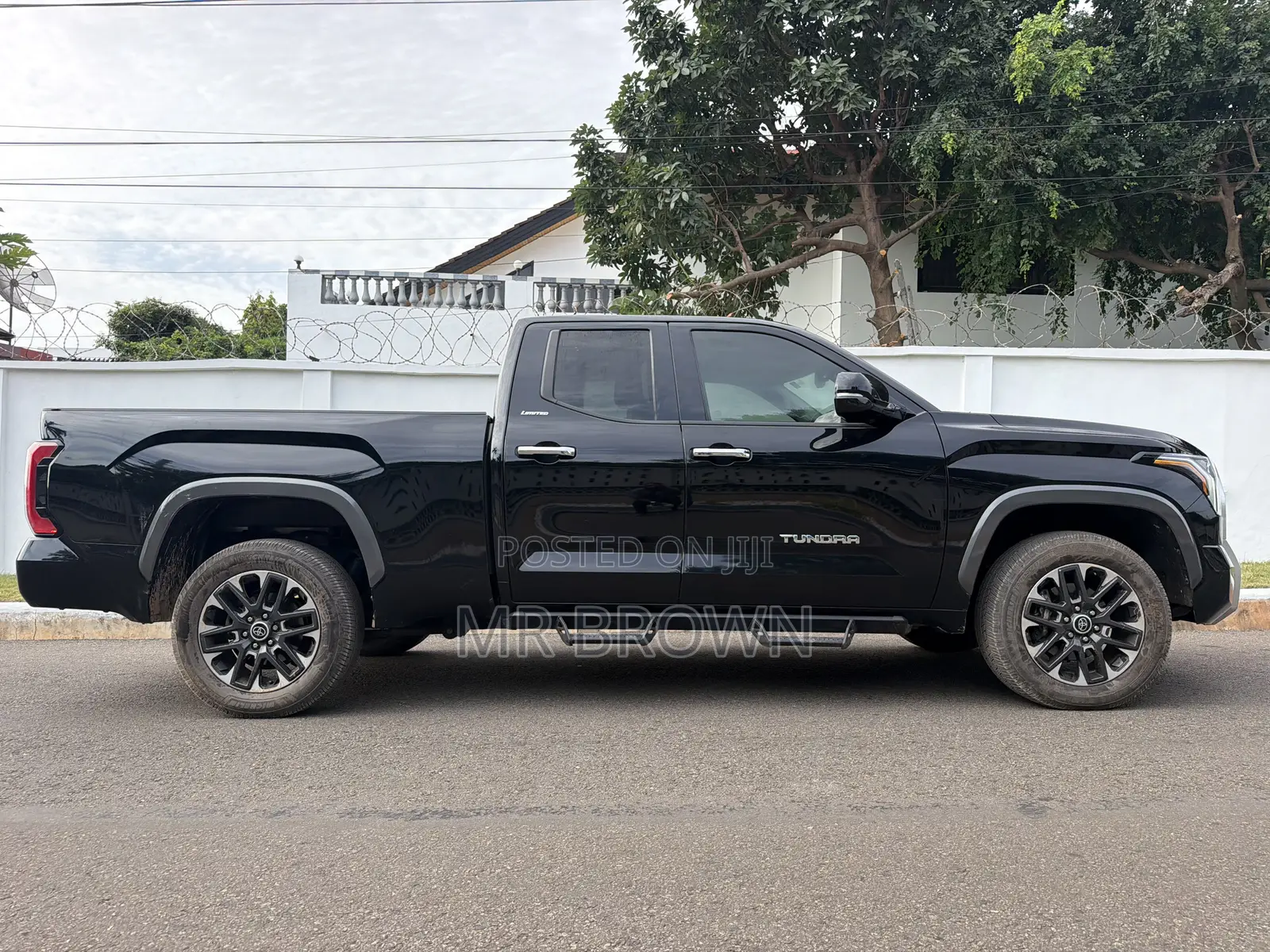 Toyota Tundra Limited 2022 Black