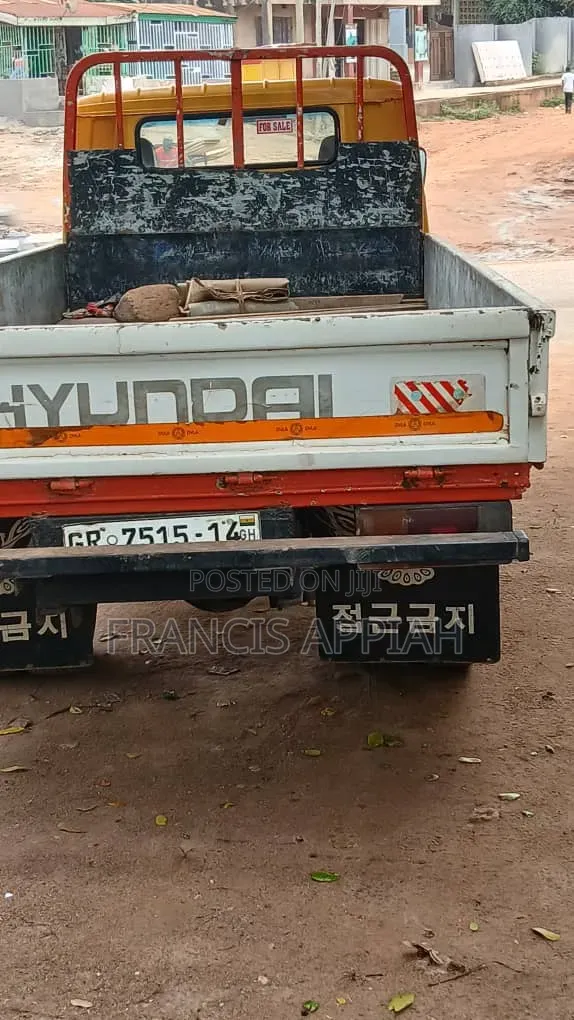 Hyundai Mighty 1