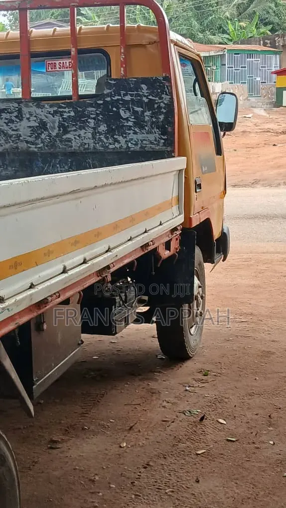 Hyundai Mighty 1