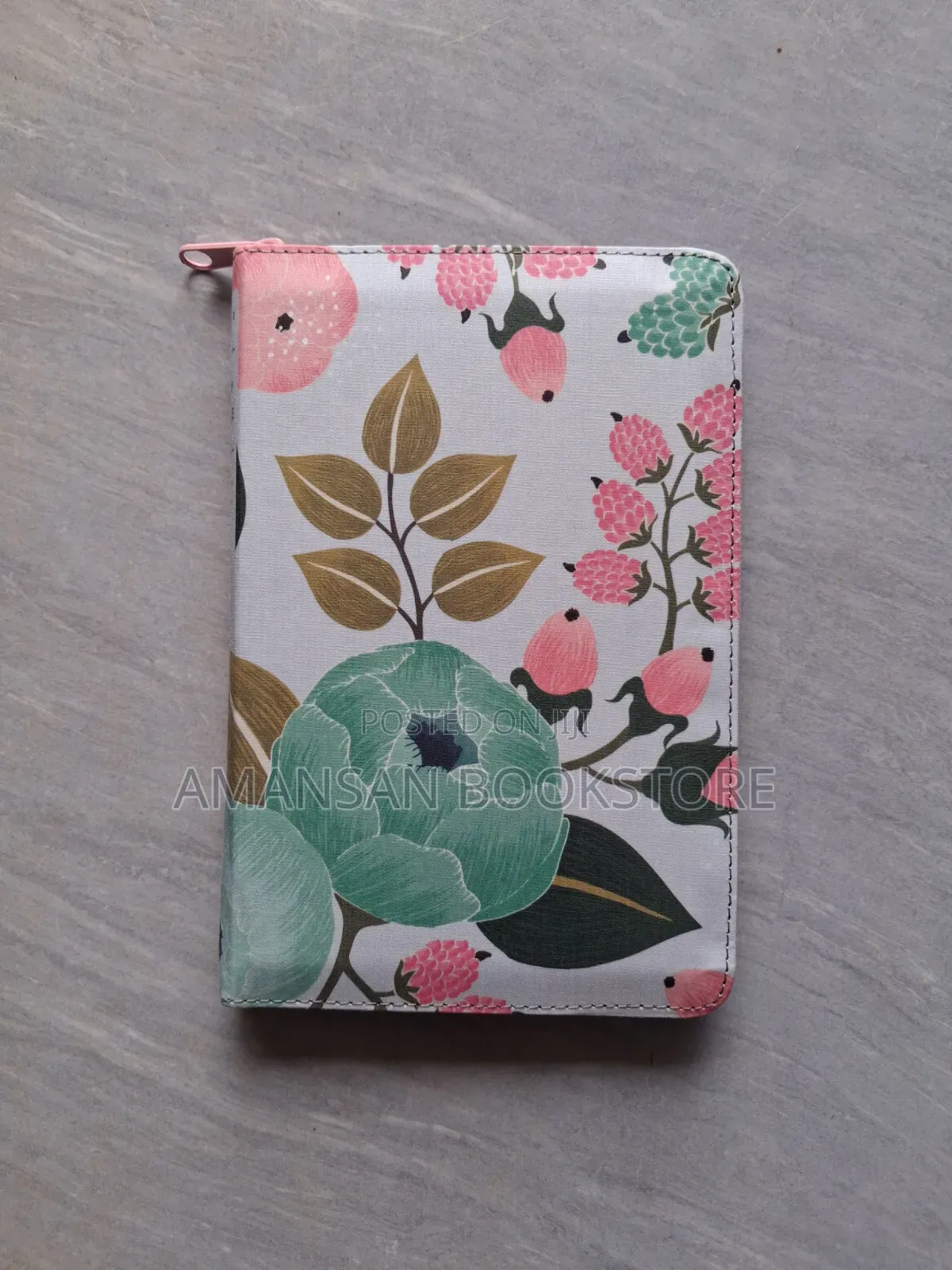 NLT Compact Zipper Bible (Tyndale)