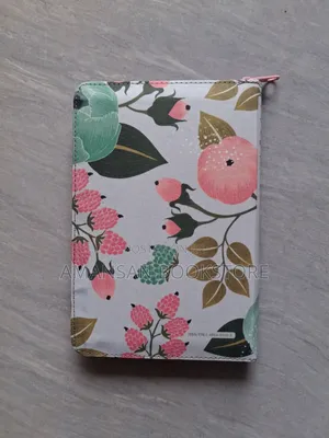 NLT Compact Zipper Bible (Tyndale)