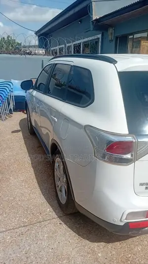 Mitsubishi Outlander SE 4dr SUV AWD (2.4L 4cyl CVT) 2015 White