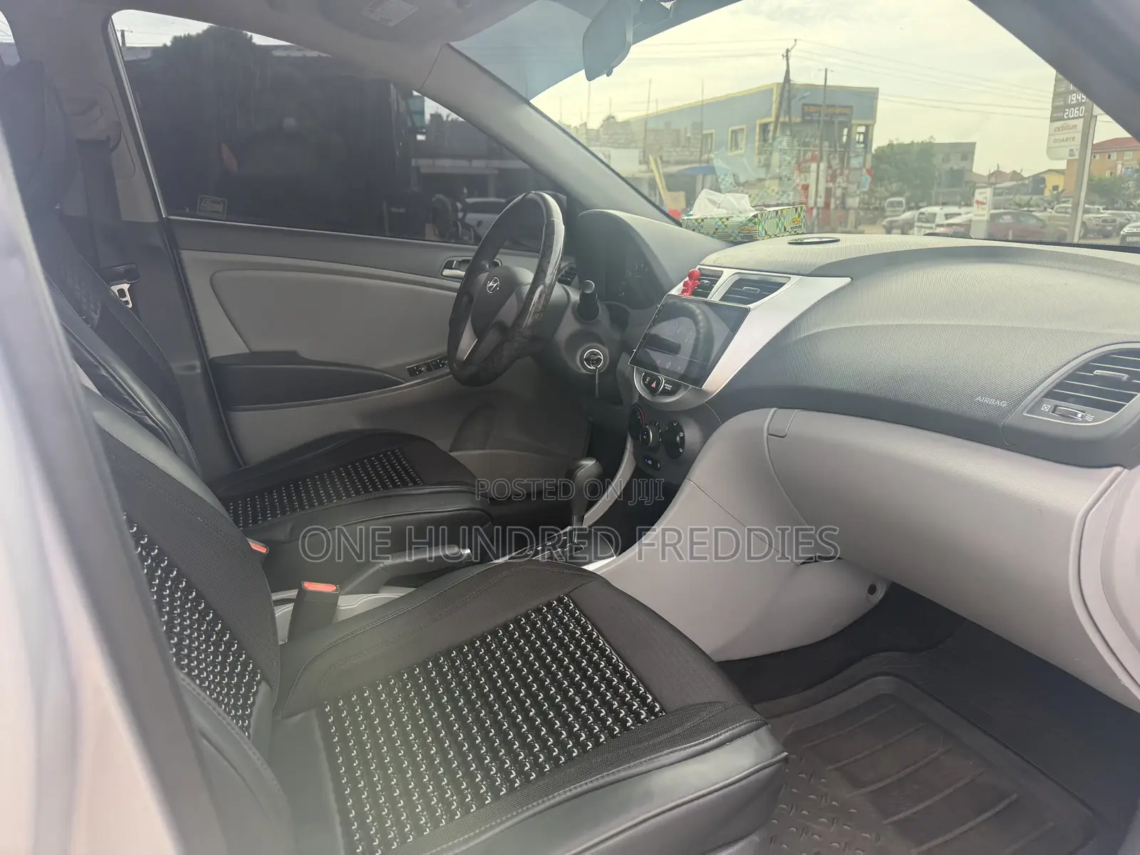 Hyundai Accent 2017 Silver