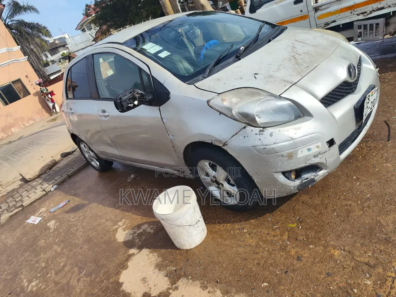Toyota Vitz 1.0 FWD 3dr 2010 Silver