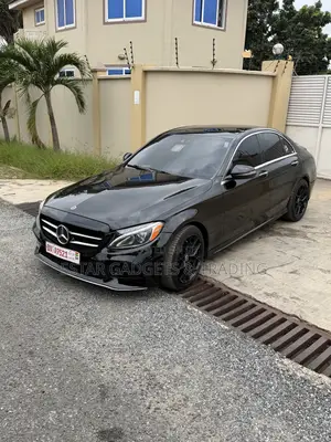 Mercedes-Benz C300 Luxury Sedan RWD (2.0L 4cyl 7A) 2016 Black