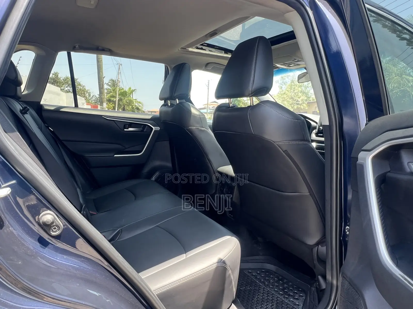 Toyota RAV4 2023 Blue