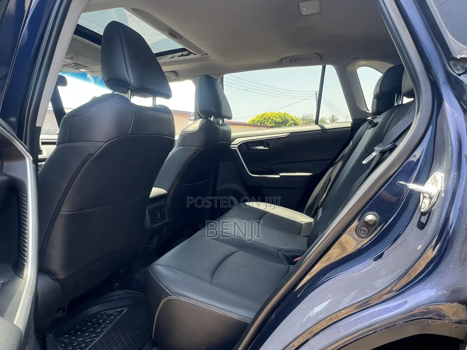 Toyota RAV4 2023 Blue