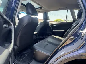 Toyota RAV4 2023 Blue