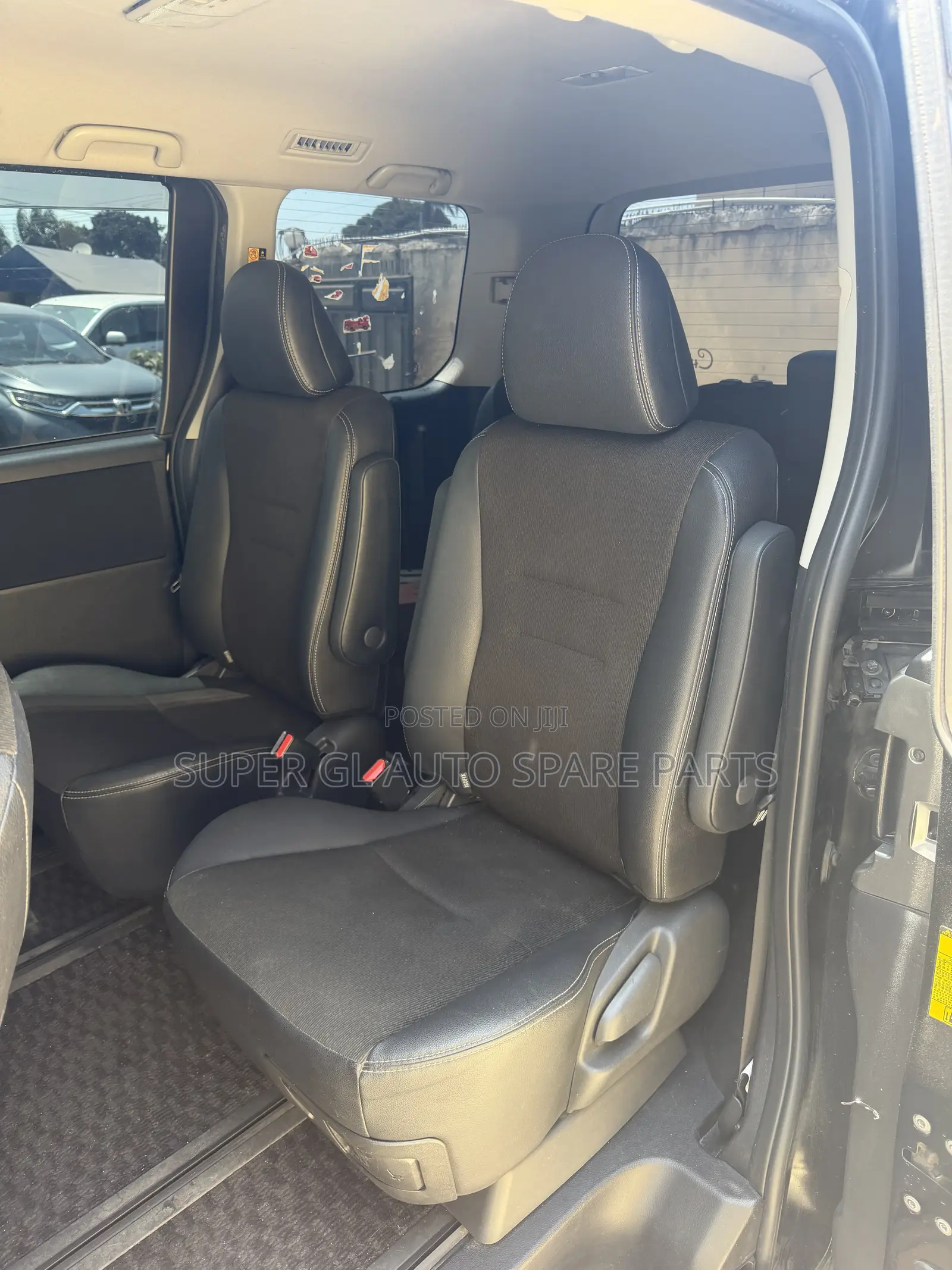 Toyota Voxy V 2WD 7-Seater 2013 Black