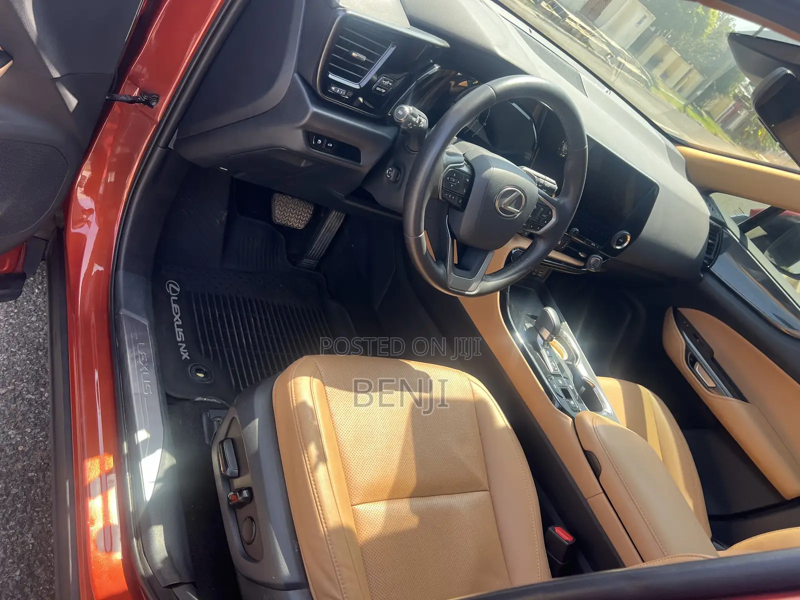 Lexus NX 2023 Orange