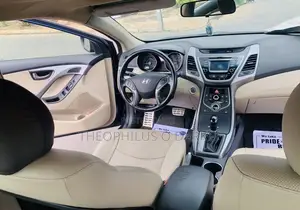 Hyundai Elantra Limited Sedan FWD (1.8L 4cyl 6A) 2016 Blue
