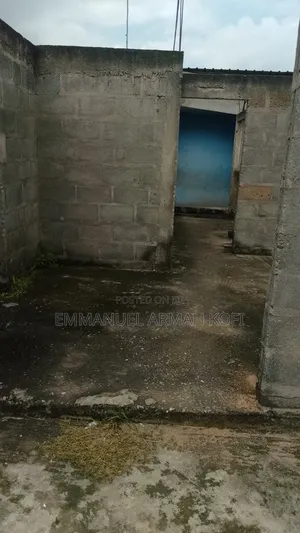 4-Bedroom Uncompleted House for Sale – Great Location & Spacious Plot
