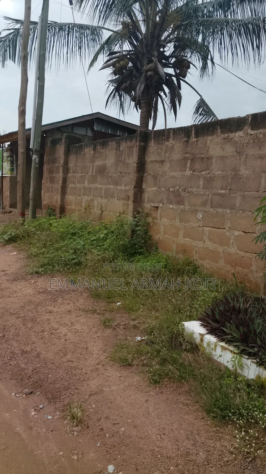 4-Bedroom Uncompleted House for Sale – Great Location & Spacious Plot