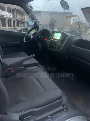 Nissan Caravan 2013 Silver