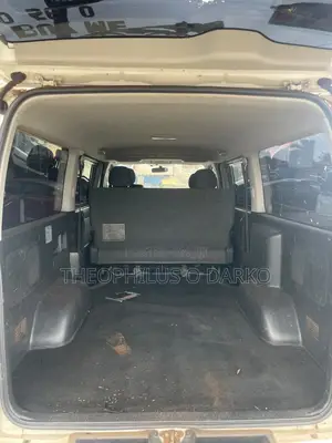 Toyota Grand HiAce G 3.0 Diesel Turbo 4WD 8-Seater 2001 White