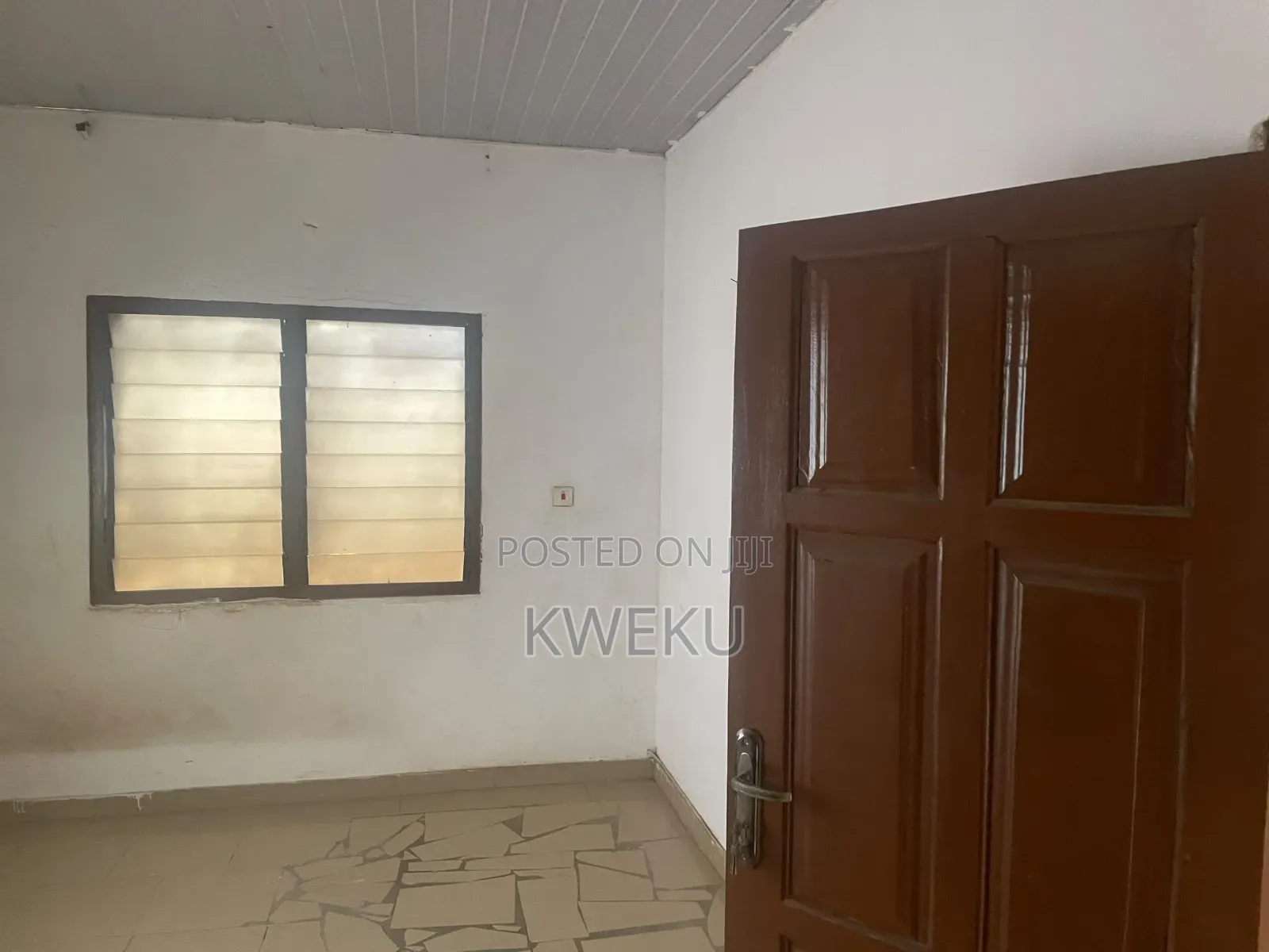 1bdrm Apartment in Estate Agency, Baatsona Total for rent