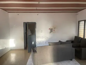1bdrm Apartment in Estate Agency, Baatsona Total for rent